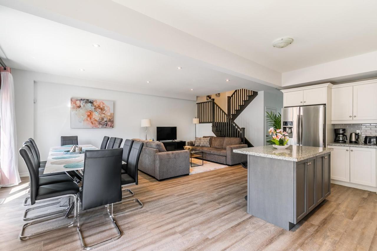 Modern Hamilton Homes Lake Ontario Shore By Globalstay Екстериор снимка