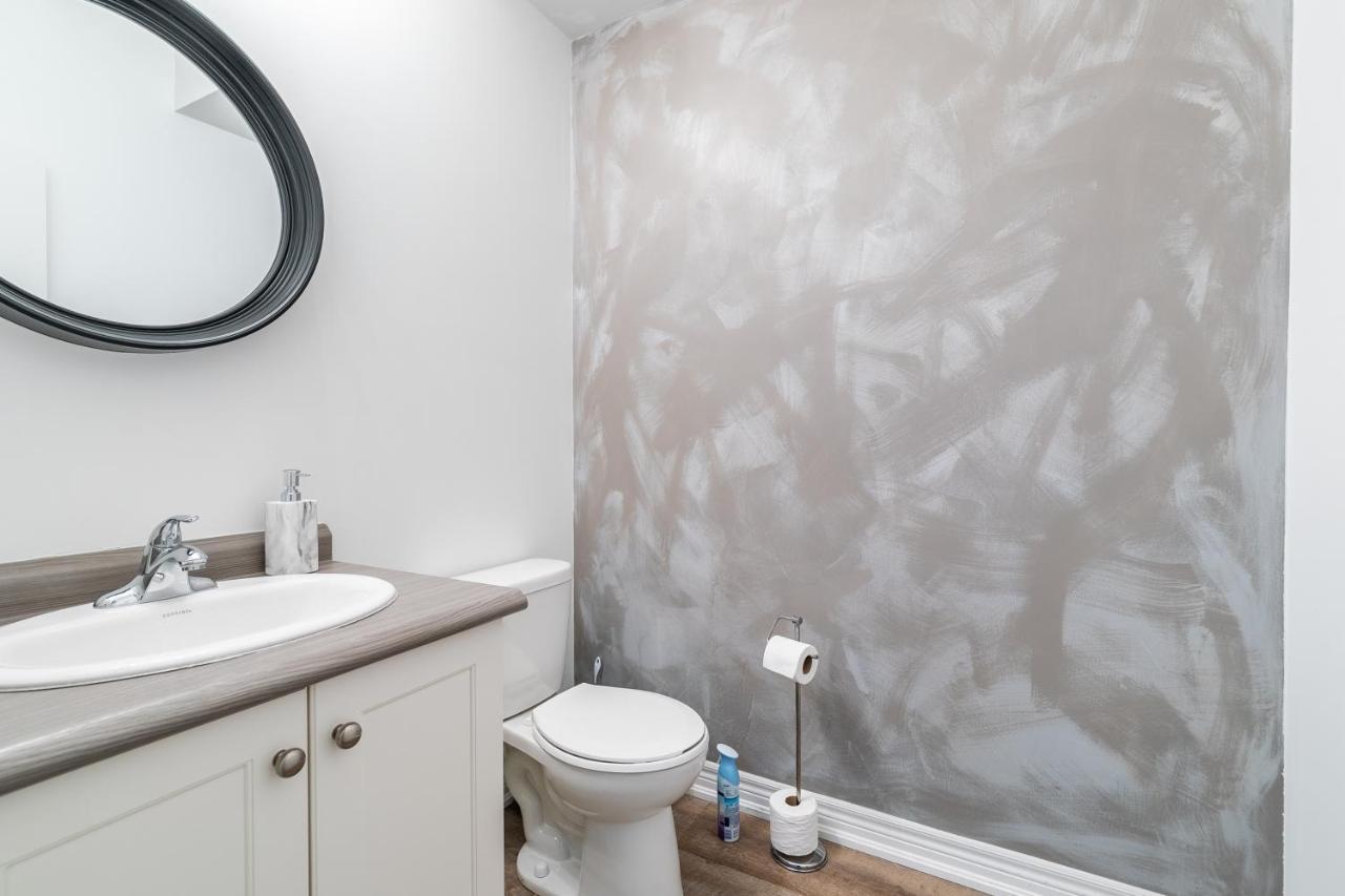Modern Hamilton Homes Lake Ontario Shore By Globalstay Екстериор снимка