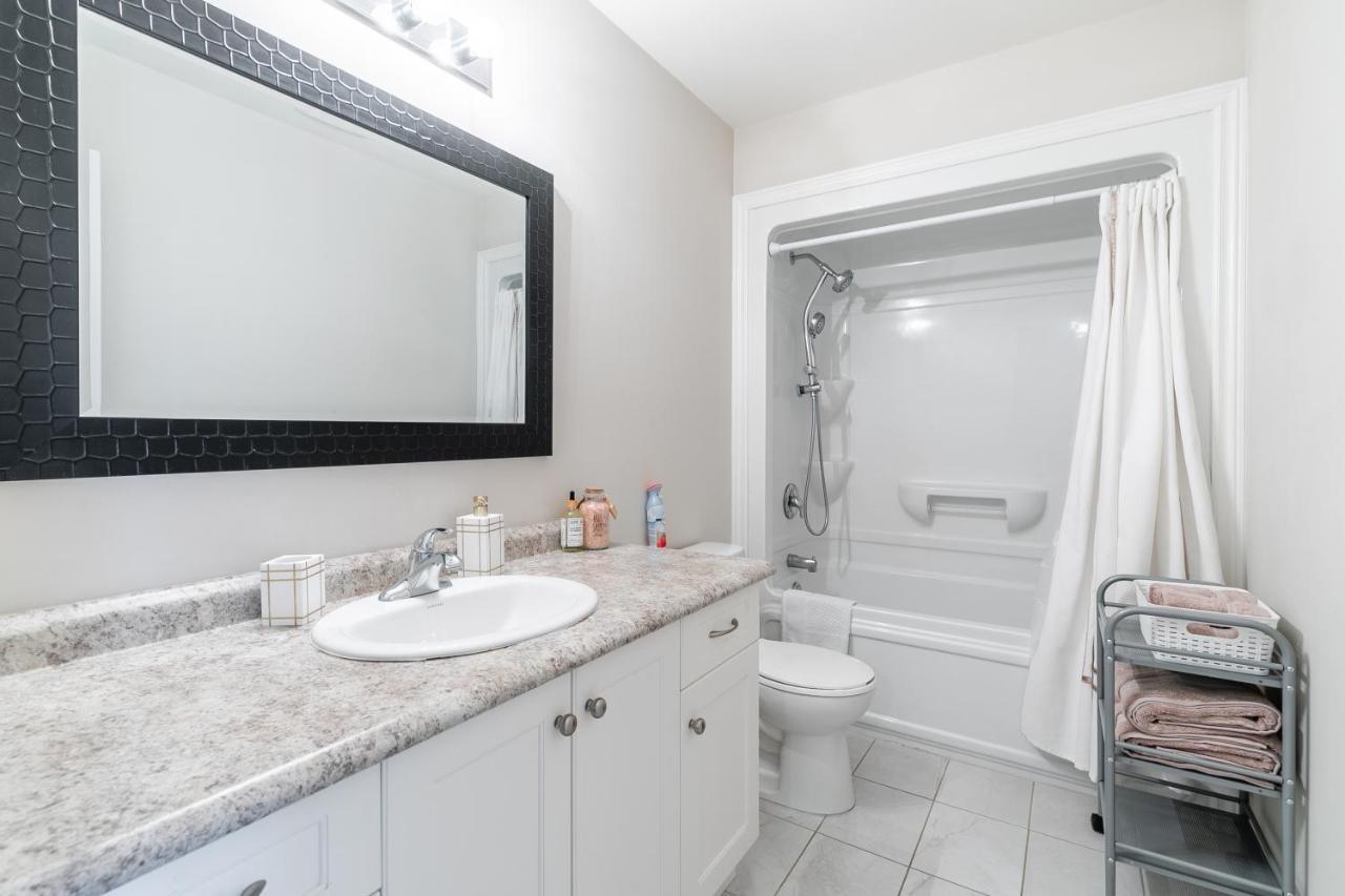 Modern Hamilton Homes Lake Ontario Shore By Globalstay Екстериор снимка