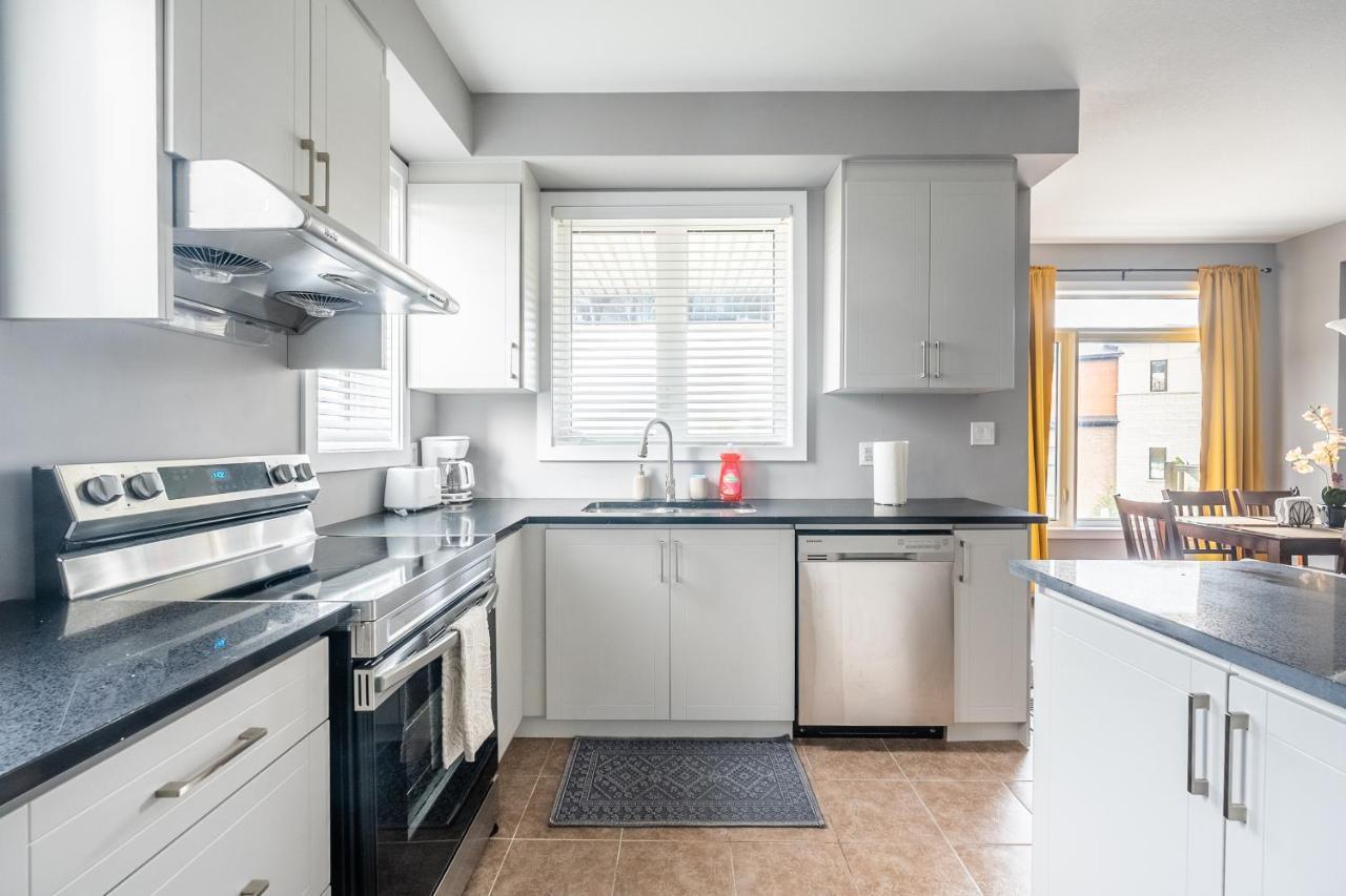 Modern Hamilton Homes Lake Ontario Shore By Globalstay Екстериор снимка