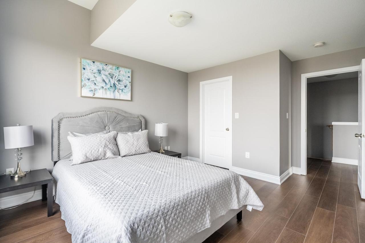Modern Hamilton Homes Lake Ontario Shore By Globalstay Екстериор снимка