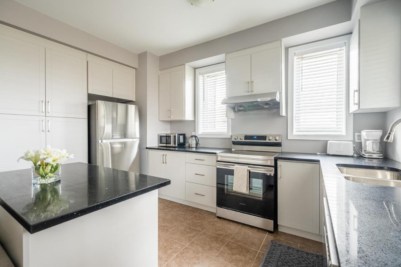 Modern Hamilton Homes Lake Ontario Shore By Globalstay Екстериор снимка