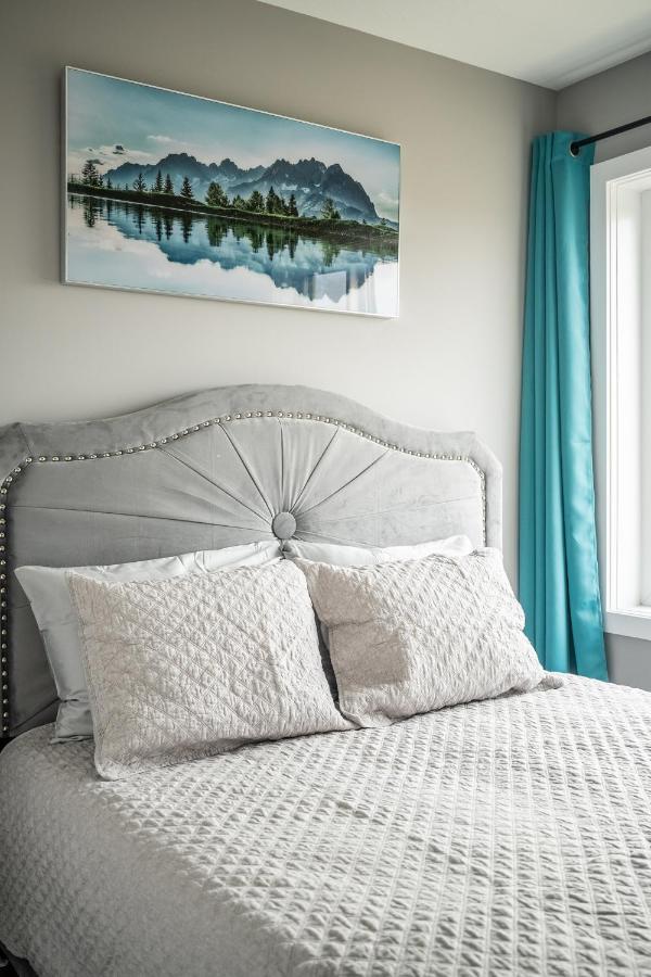 Modern Hamilton Homes Lake Ontario Shore By Globalstay Екстериор снимка
